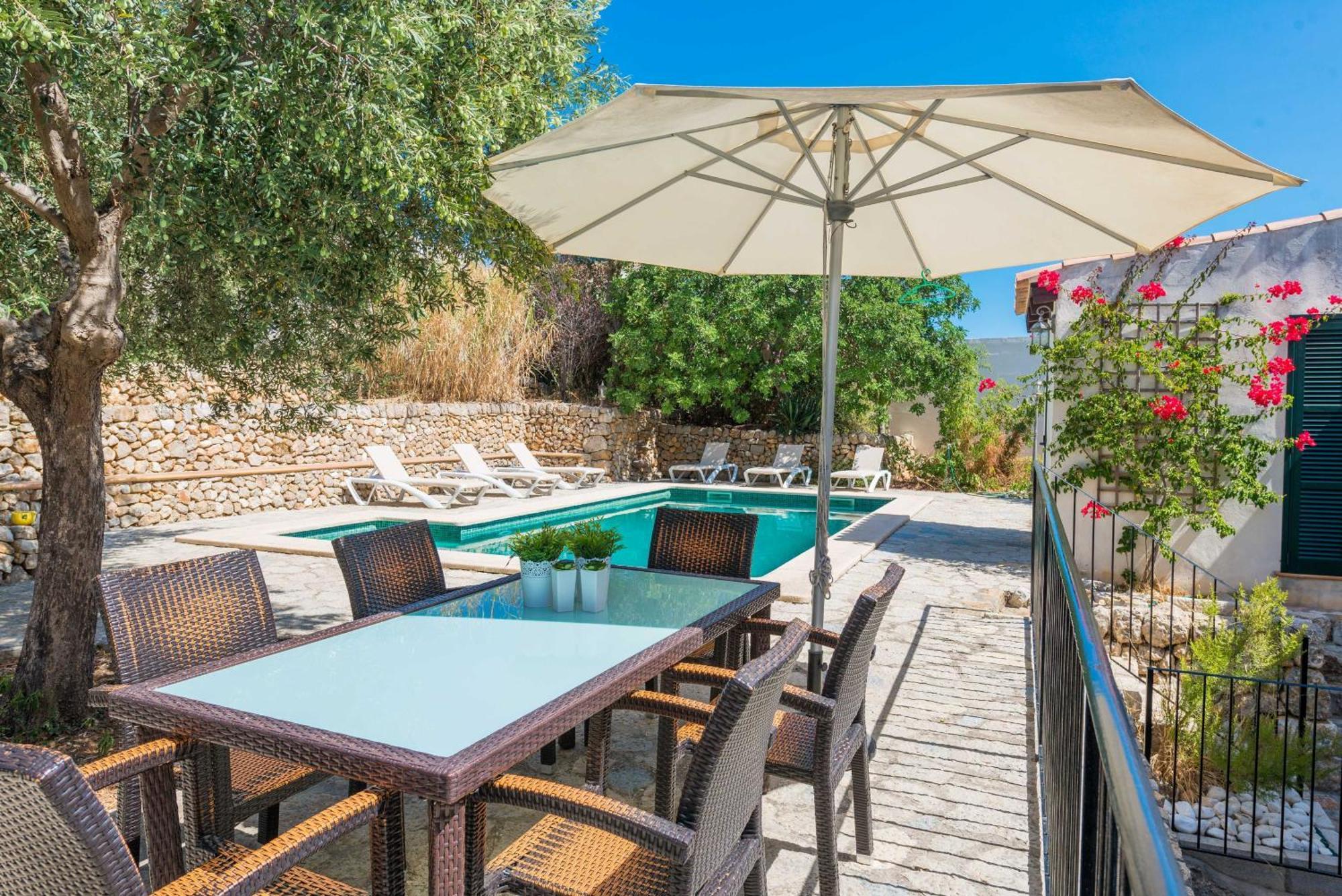 Ca N'abrines Villa